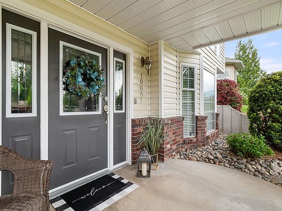 3rd image of 10087 Imperial St