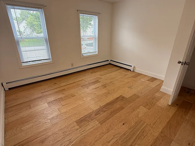 180 Cedar St #4 — Photo 4