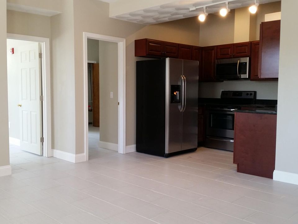 1st image of 1291 Plainfield St #1
