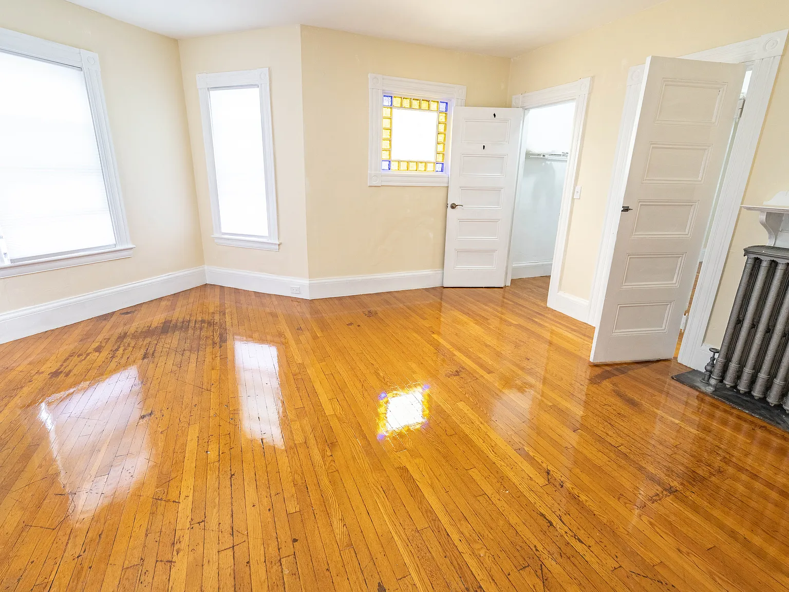 4 bed, 2100 sqft, $3,800 — Photo 2