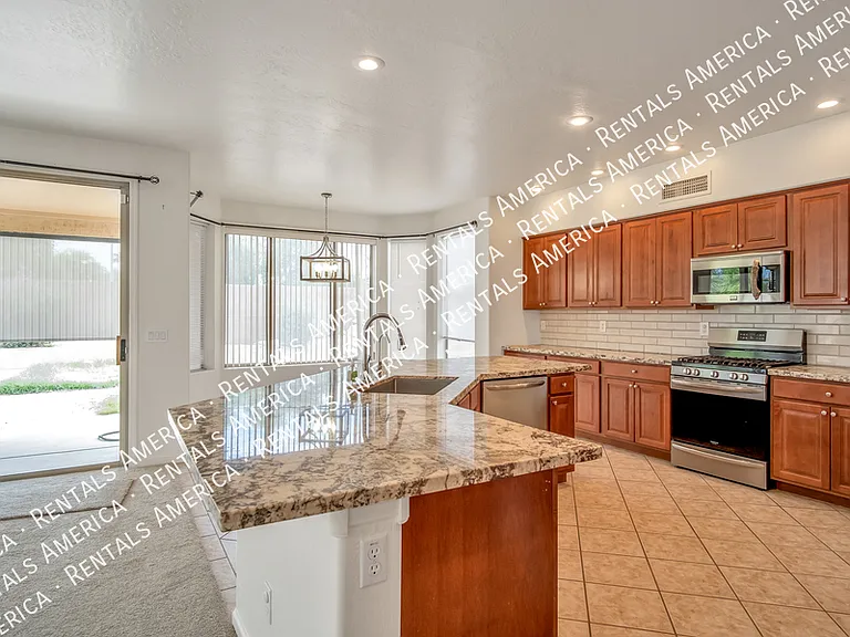 2631 S Leonard Pl — Photo 10