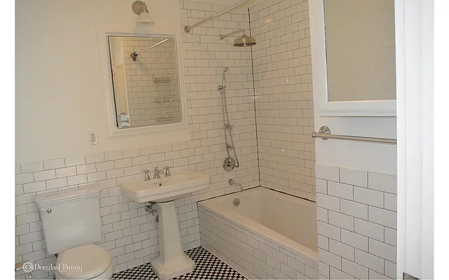 Rented by Douglas Elliman | media 26