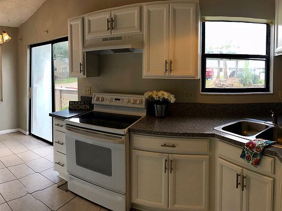 2nd image of 8325 Derbyshire Pl