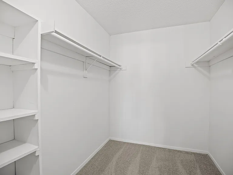 Oak City Apartments — Photo 18