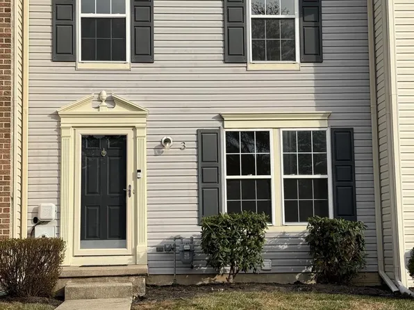 3 Coachlight Dr, Sicklerville, NJ 08081