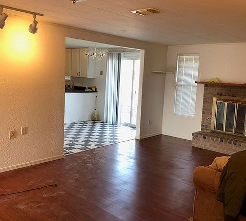 3rd image of 3205 SW 82nd St