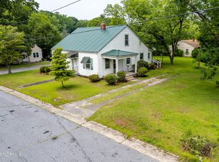 304 N Biggs St, Williamston, NC 27892