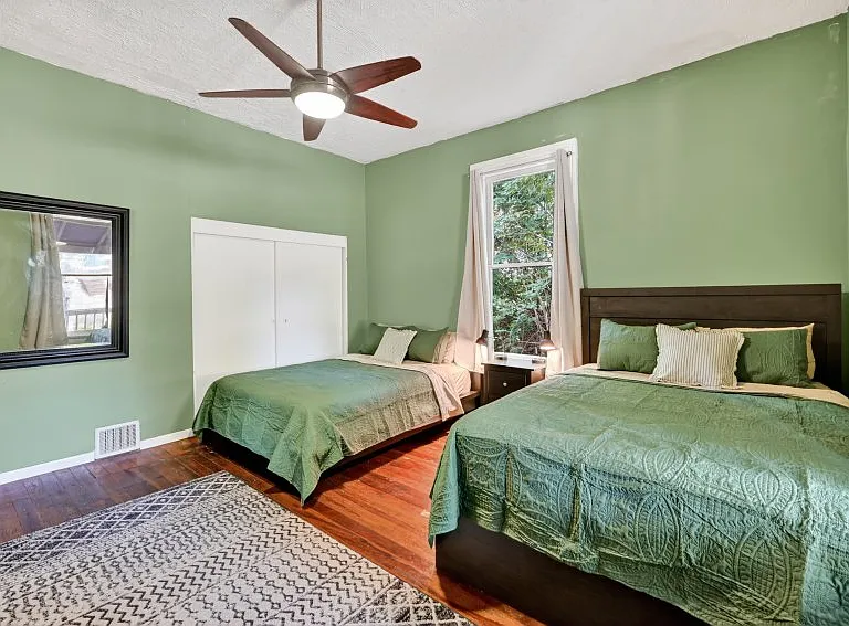 1455 E Broad St — Photo 27