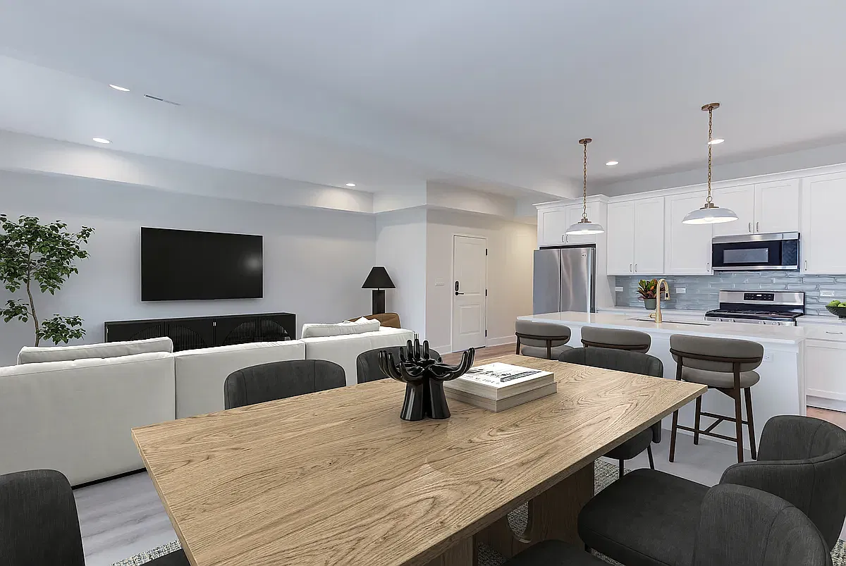 821 W Montrose — Photo 2
