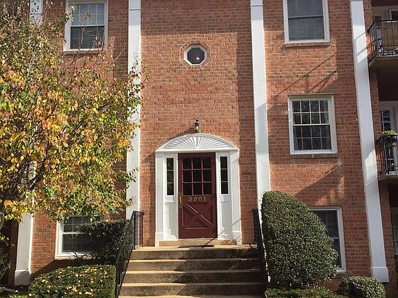 2nd image of 3961 Lyndhurst Dr APT 204