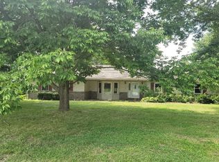 9961 Lincoln Dr, Alhambra, IL 62097