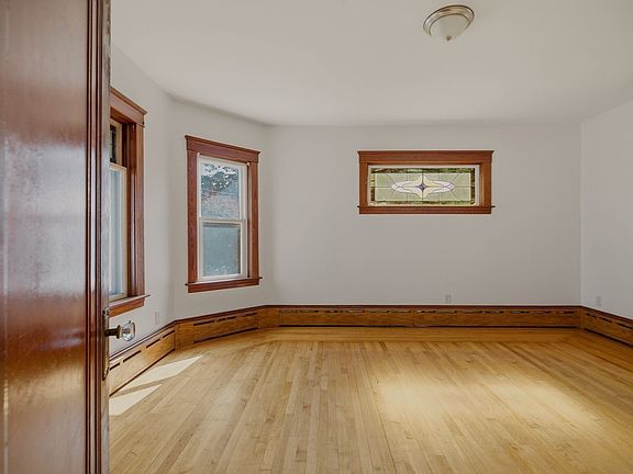 5th image of 345 Sprague St