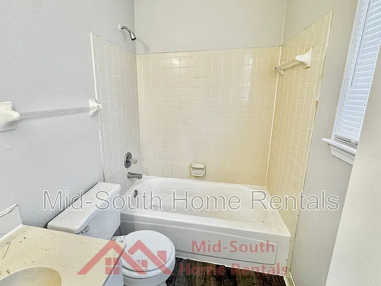 233 Sycamore Rd — Photo 9