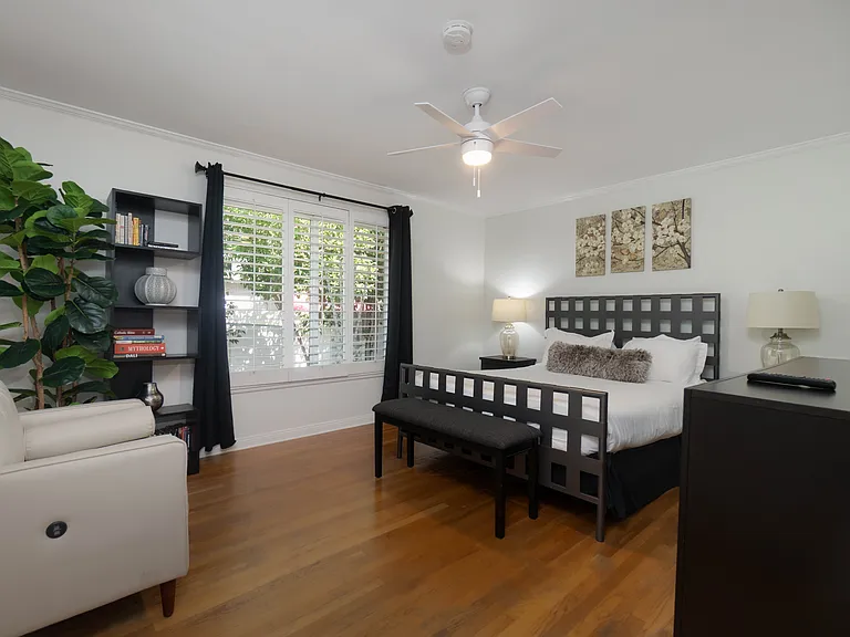 13843 Milbank St — Photo 19
