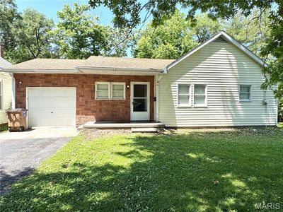 405 S Van Buren St, Litchfield, IL, 62056