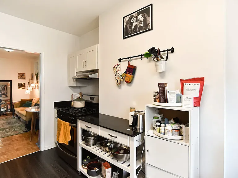 141 N 11th St #2L — Photo 8