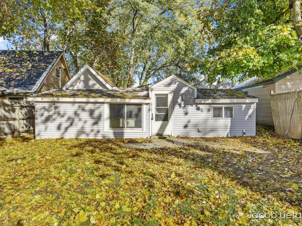 1037 Hazen St SE, Grand Rapids, MI 49507