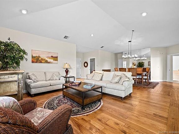 4th image of 3378 SE Cambridge Dr