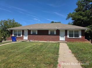 906 SE 3rd Ter UNIT B, Lees Summit, MO 64063