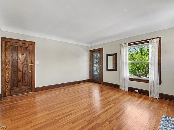 5th image of 1583 Northland Ave