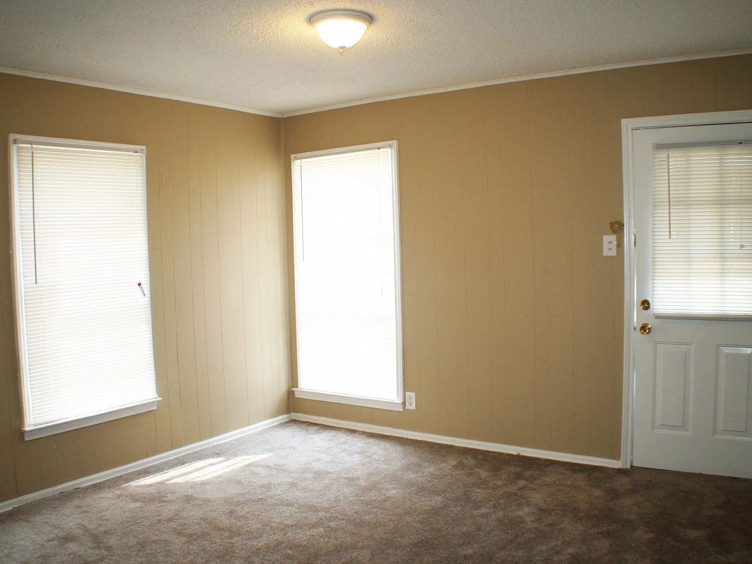 Affordable 3 bed 1 bath home! — Photo 2