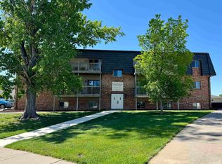 501 W 37th St, Hays, KS 67601