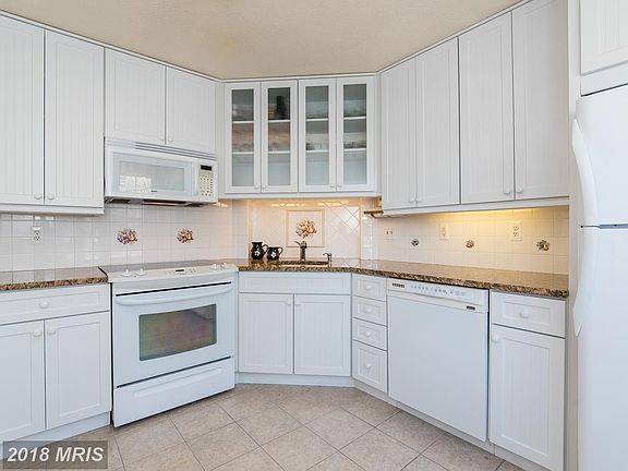 4th image of 409 Hanna Way