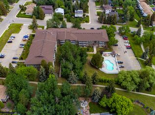5045 Whitemud Rd NW #207B, Edmonton, AB T6H 4Y7