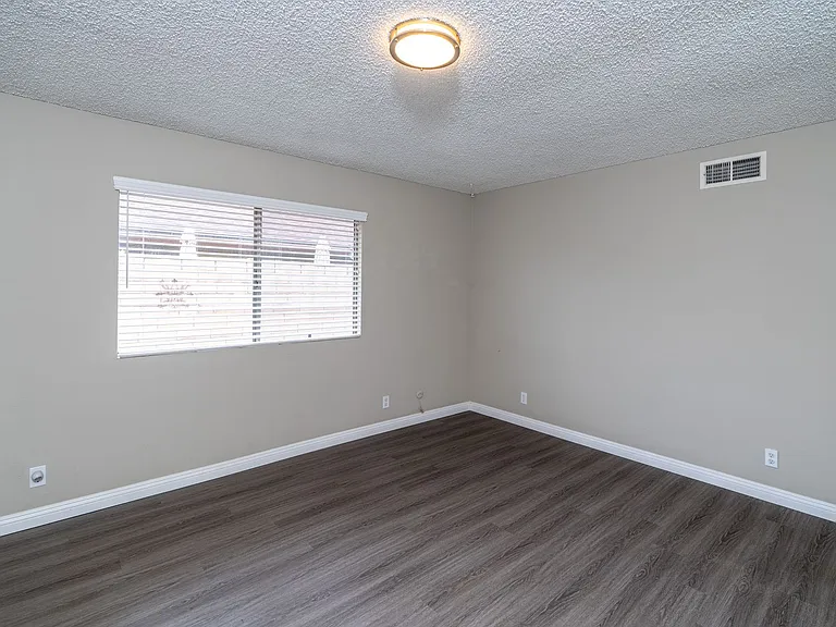 9605 Longden Ave — Photo 18