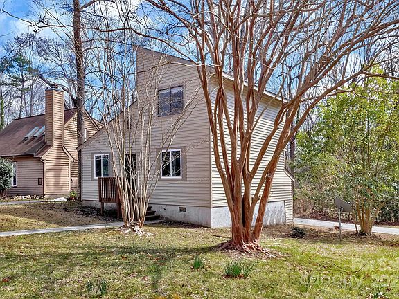 4th image of 2406 Brook Canyon Dr