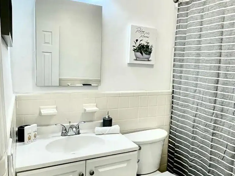 250 SW 10th Ave #2 — Photo 9