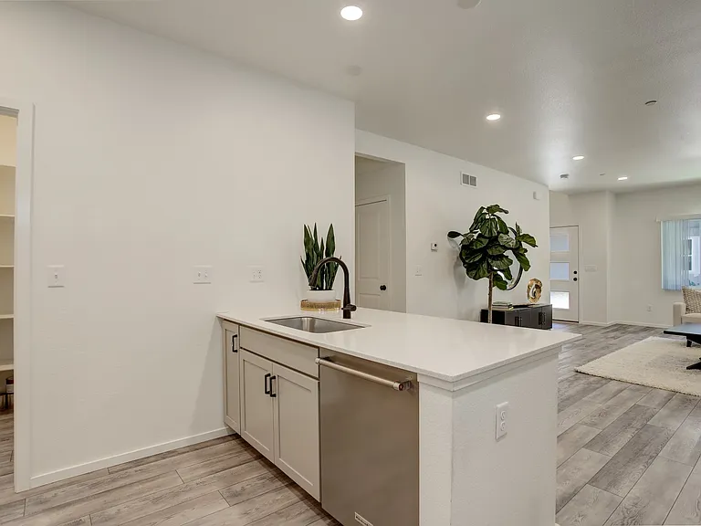 Kitchen/living area