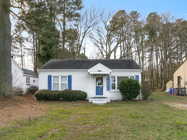 24042 Bennett St, Parksley, VA 23421