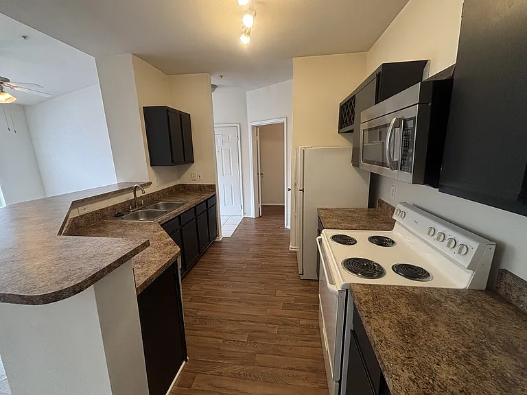 Wesley St. James Apartments at Sandy Springs — Photo 74