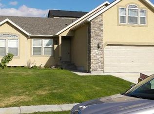 7828 N Blue Spruce Rd, Eagle Mountain, UT 84005