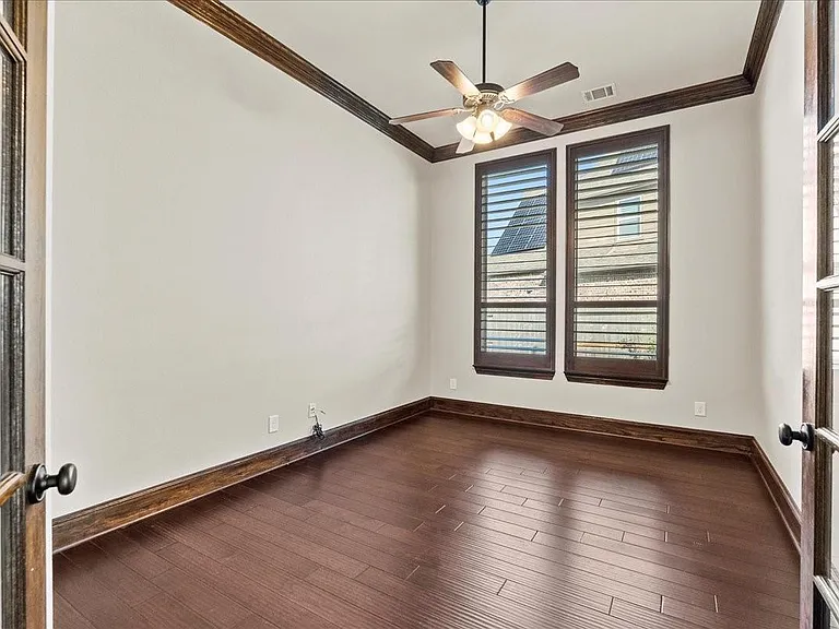 1117 Hancock Springs Ln — Photo 8
