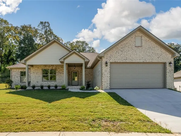 5275 Summerfield Dr E, Tuscaloosa, AL 35404