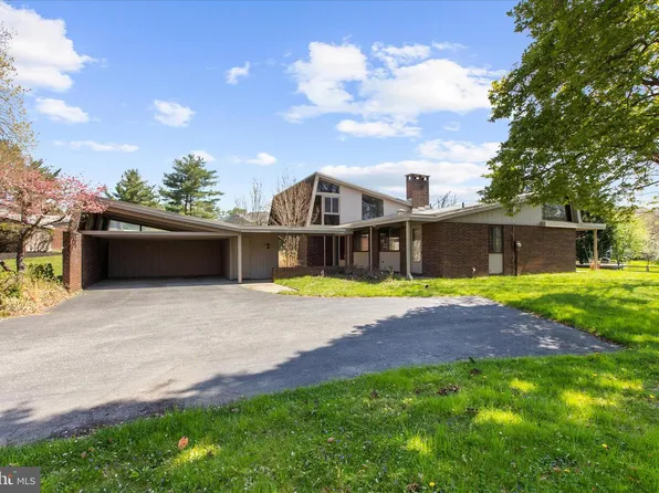 7 Stone Hollow Ct, Baltimore, MD 21208