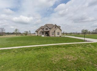 7852 W Wilmont Trl, New Palestine, IN 46163