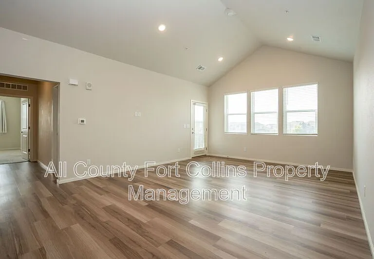 2614 Conquest St #F — Photo 2