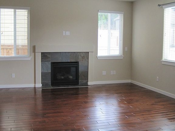 4th image of 19110 Village Ct E