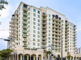 1300 Ponce De Leon Blvd