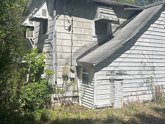 3rd image of 3058 Alta Rd