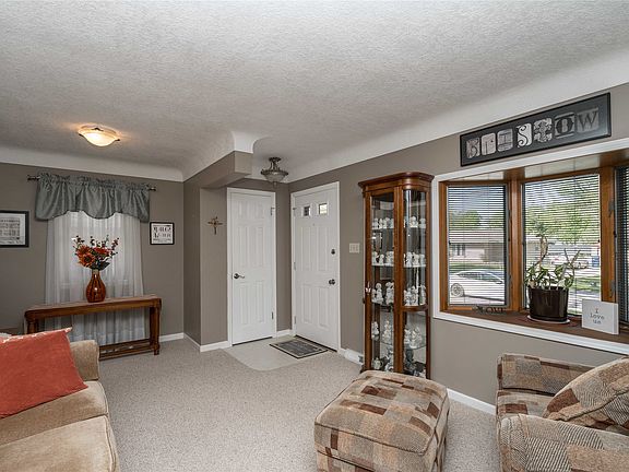 5th image of 4009 65th St
