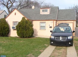4 Green Ln, Bristol, PA 19007