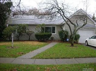 878 Warner Rd, Valley Stream, NY 11580