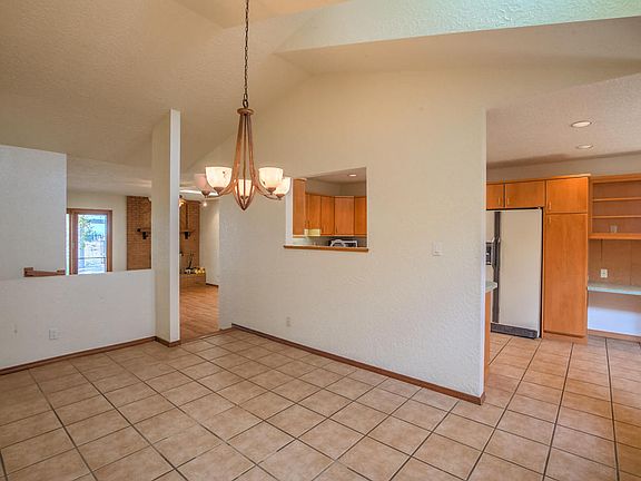 3rd image of 5021 Calle De Carino NE