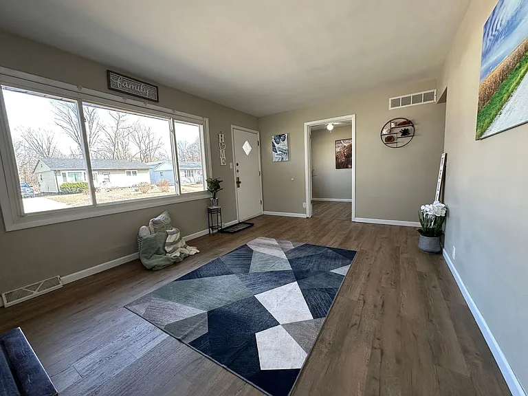 4039 Niles St — Photo 16