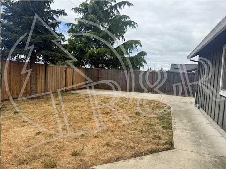 1576 Iron Horse Rd — Photo 9