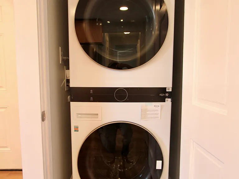4 Sheridan St #1 — Photo 4